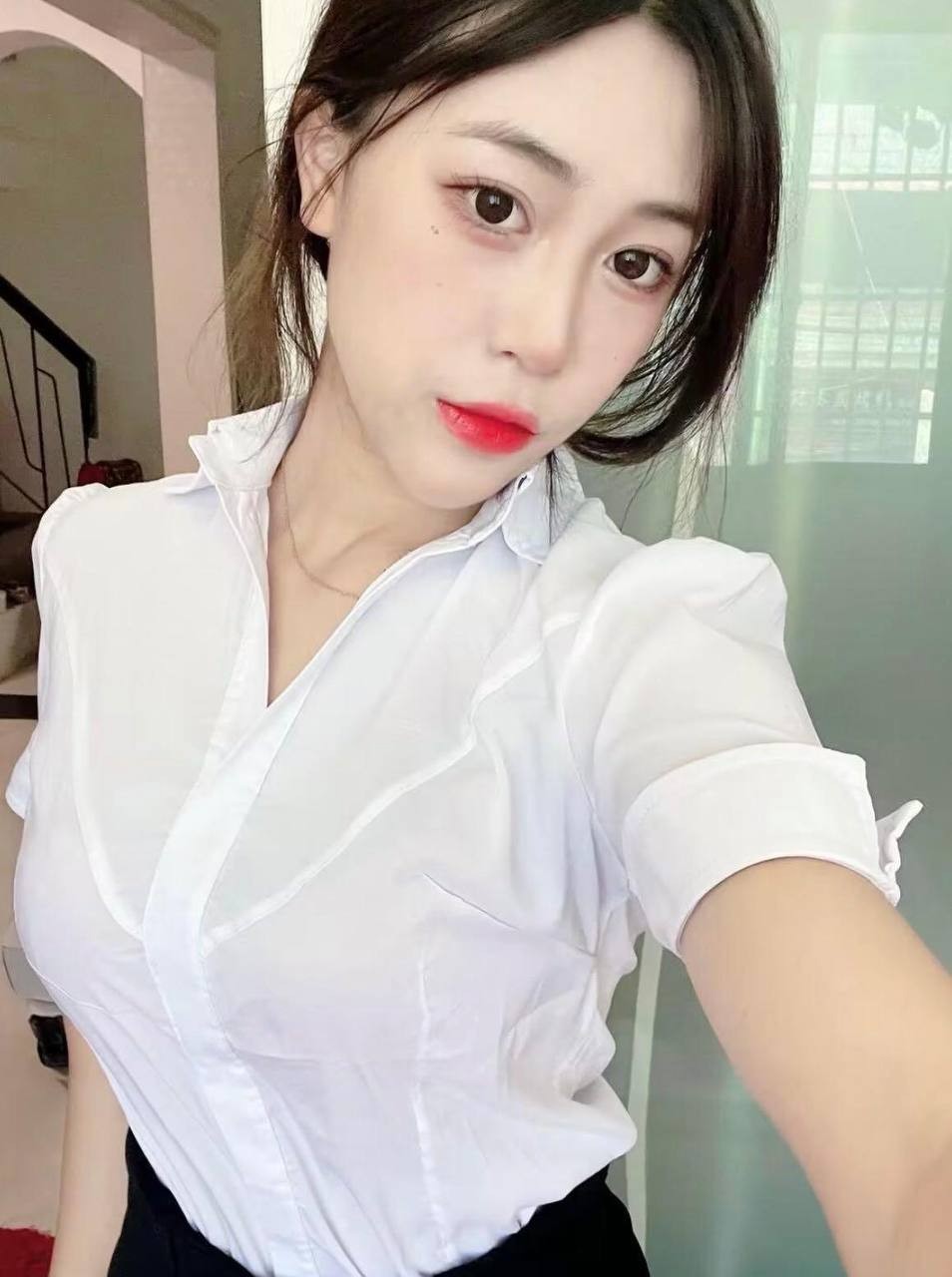 自做自聊自兼职新下水嫩妹